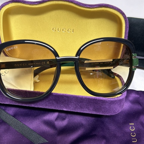 Gucci sunglasses with hardcase preloved - Picture 3 of 5